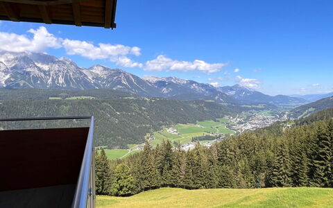 Schladming 620: Ciel, Nuage, Jour, Propriété, Montagne, Écorégion, Plante, Feuille, Vert, Arbre