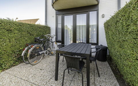 De Haan 230: Propriété, Vert, Architecture, Table, Maison, Immobilier, Meubles, Bâtiment, Herbe, Arbre