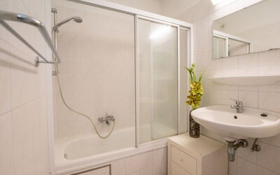 Logement:&nbsp;Marlene with Parking and Shared Pool 230.8