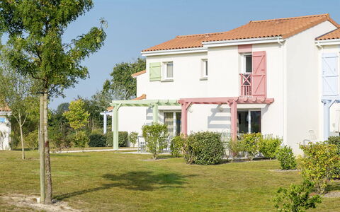 Talmont Saint Hilaire 651: Maison, Propriété, Domicile, Zone Résidentielle, Bâtiment, Immobilier, Quartier, Lot Terre, Architecture, Arbre