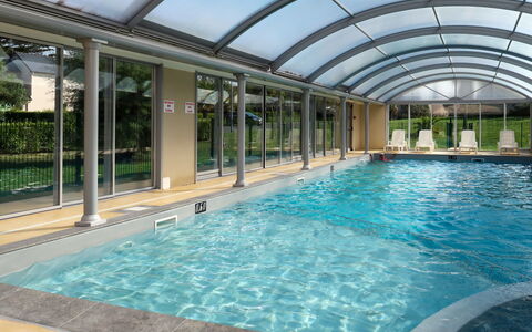 Crozon-Morgat 642: L'Eau, Plante, Propriété, Ciel, Piscine, Bâtiment, Bleu Azur, Ombre, Architecture, Design Intérieur