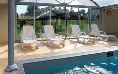 Crozon-Morgat 642: L'Eau, Meubles, Plante, Bâtiment, Piscine, Chaise, Canapé, Ombre, Maison, Mobilier De Jardin