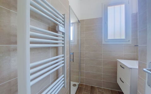 Les Hirondelles: Sol, Sol, Luminaire Plomberie, Design Intérieur, Plafond, Salle De Bains, Plomberie, Pièce, Tuile