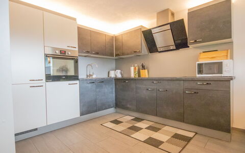Anette Living: Cabinetry, Comptoir, Propriété, Meubles, Appareil De Cuisine, Cuisinière, Bâtiment, Électroménager, Cuisine, Bois