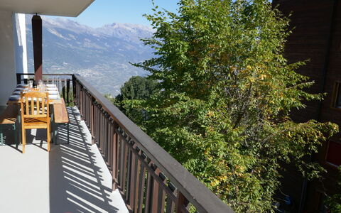 Nendaz 663: Propriété, Arbre, Immobilier, Domicile, Architecture, Maison, Balcon, Balustrade, Bâtiment, Pièce