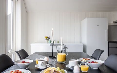 Langevåg 604: Aliments, Vaisselle, Table, Propriété, Meubles, Vaisselle, Assiette, Orange, Design Intérieur, Jaune