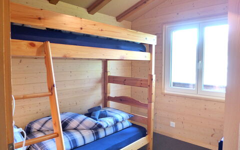 Chalet Ninette: Lit Superposé, Propriété, Fenêtre, Bâtiment, Bois, Hôtel, Maison, Sol, Dortoir, Dur