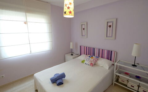 Residencial Mar: Pièce, Chambre, Meubles, Propriété, Design Intérieur, Mur, Lit, Drap De Lit, Cadre De Lit, Bâtiment