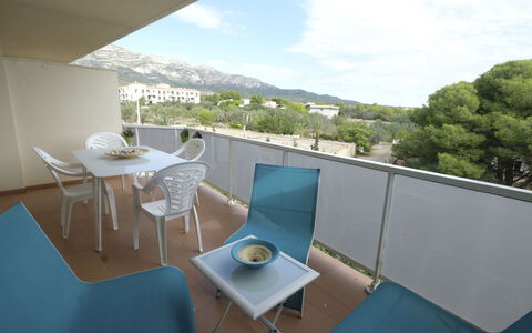 Residencial Mar: Propriété, Pièce, Maison, Immobilier, Architecture, Bâtiment, Balcon, Design Intérieur, Meubles, Table