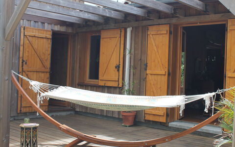 Ti Kaz Doudou: Bois, Pièce, Faisceau, Cabanon, Planche, Cabane En Rondins, Bâtiment, Maison, Contre-Plaqué
