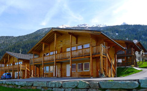 Sur Baselgia: Maison, Domicile, Propriété, Bâtiment, Cabane En Rondins, Chalet, Immobilier, Toit, Montagne, Siding