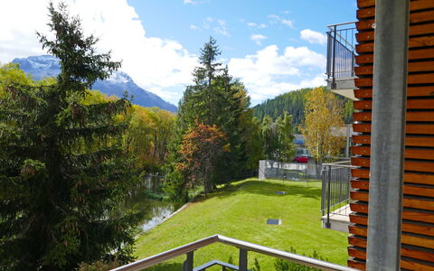 Samedan 7: Nuage, Plante, Ciel, Bâtiment, Montagne, Feuille, La Nature, Arbre, Mélèze, Maison