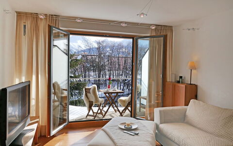 Samedan 7: Pièce, Propriété, Meubles, Design Intérieur, Bâtiment, Salon, Maison, Immobilier, Sol, Domicile