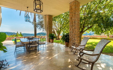 Santa Llucia: Propriété, Immobilier, Pièce, Bâtiment, Design Intérieur, Meubles, Domicile, Porche, Biens, Patio