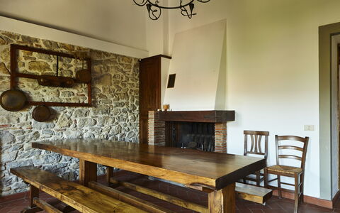 Villa Cincinelli: Pièce, Meubles, Propriété, Table, Design Intérieur, Salle À Manger, Maison, Bâtiment, Sol, Mur