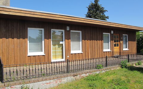Villa Meike (Insel Poel): Ciel, Plante, Propriété, Fenêtre, Bâtiment, Bois, Lot Terre, Maison, Arbre, Chalet