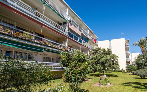 Torremolinos 27: L'Eau, Plante, Propriété, Bâtiment, Piscine, Bleu Azur, Fenêtre, Architecture, Loisir, Zone Résidentielle