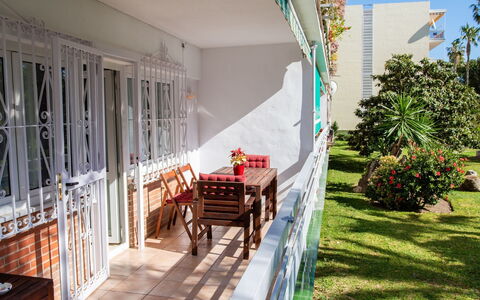 Torremolinos 27: L'Eau, Plante, Propriété, Bâtiment, Piscine, Bleu Azur, Fenêtre, Architecture, Loisir, Zone Résidentielle