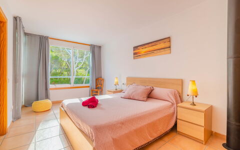 Golf: Chambre, Meubles, Lit, Pièce, Propriété, Drap De Lit, Design Intérieur, Cadre De Lit, Bâtiment, Suite