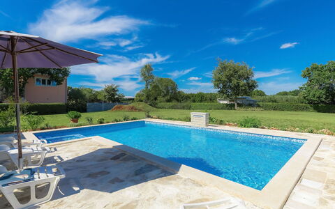 Ana Lucija: Piscine, Propriété, Maison, Immobilier, Domicile, Bâtiment, Vacances, Biens, Loisir, Arrière-Cour