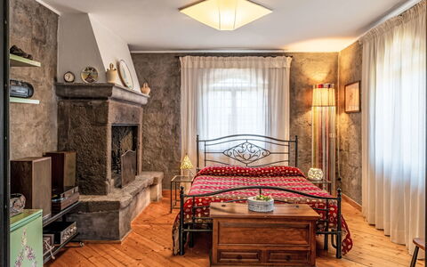 Casale di Befania: Meubles, Design Intérieur, Bois, Sol, Sol, Plafond, Chambre, Pièce, Lit, Éclairage