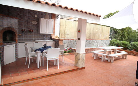 Villa Di Sofia: Propriété, Bâtiment, Pièce, Maison, Design Intérieur, Meubles, Sol, Immobilier, Architecture, Patio