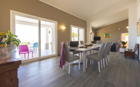 Villa Di Sofia: Pièce, Propriété, Bâtiment, Sol, Parquet, Meubles, Design Intérieur, Salle À Manger, Dur, Immobilier