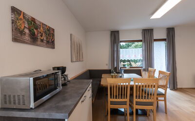 Alpenchalets 678.5: Table, Meubles, Chaise, Bois, Salon, Design Intérieur, Sol, Sol, Plante D'Appartement, Cabinetry