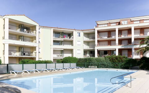 Sainte Maxime 688: Bâtiment, Propriété, Appartement, Condominium, Immobilier, Usage Mixte, Zone Résidentielle, Maison, Piscine, Recours