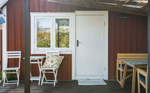 Bergkvara: Propriété, Table, Meubles, Bois, Chaise, Design Intérieur, Éclairage, Porte, Fenêtre