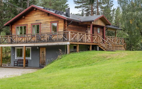 Kvisthån Tallen: Plante, Bâtiment, Ciel, Propriété, Fenêtre, Arbre, Bois, Maison, Chalet, Lot Terre