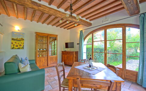 Borgo Mulignone: Propriété, Pièce, Bâtiment, Maison, Immobilier, Meubles, Chalet, Domicile, Plafond, Design Intérieur