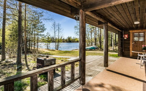 Kesäranta 7: Balcon, Appartement, Ombre, Verre, Condominium, Balustrade, Porche, Daylighting, Plate-Forme, Mobilier De Jardin