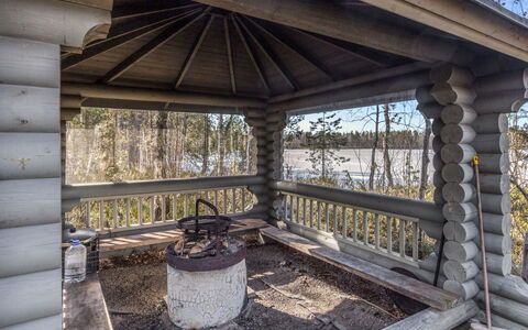 Villa Tilia: Lit, Meubles, Chambre, Design Intérieur, Literie, Drap De Lit, Sol, Bois, Sol, Pièce