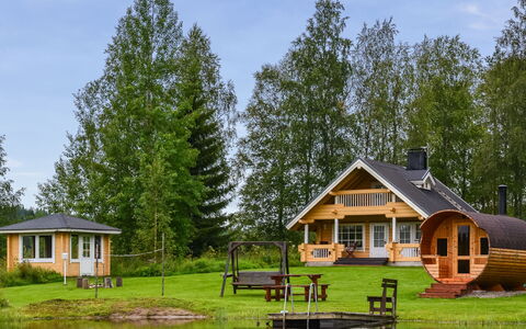Kissaniemi: Bois, Sol, Sol, Meubles, Parquet, Design Intérieur, Lit Superposé, Pièce, Tache De Bois, Dur