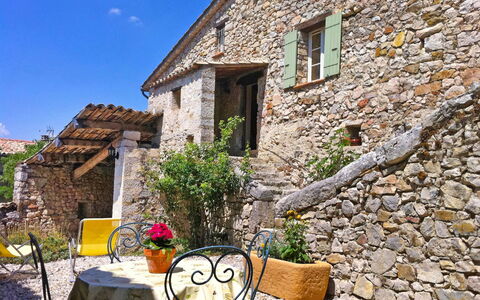 Du Brun: Plante, Bâtiment, Ciel, Fenêtre, Nuage, Pot De Fleur, Maison, Chaise, Paysage, Chalet