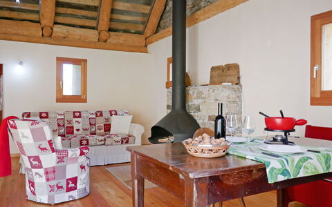 Rustico Andrea: Pièce, Propriété, Meubles, Design Intérieur, Bâtiment, Table, Maison, Salon, Salle À Manger, Sol