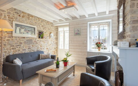 Zoé: Meubles, Propriété, Confort, Bleu Azur, Bois, Textile, Bâtiment, Design Intérieur, Cadre De Lit, Lit