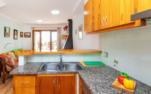 Raco Mas Estel: Cuisine, Comptoir, Design Intérieur, Cabinetry, Sol, Meubles, Evier, Domicile, Pièce, Principaux Appliance