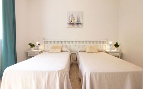 Villa Karoline: Chambre, Meubles, Lit, Pièce, Propriété, Drap De Lit, Cadre De Lit, Mur, Design Intérieur, Literie