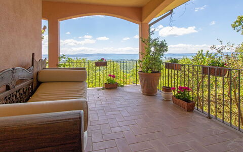 Nicoletta: Propriété, Immobilier, Bâtiment, Maison, Pièce, Balcon, Porche, Domicile, Sol, Vacances