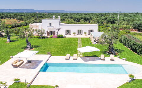 Masseria Villa Il Frantoio: Propriété, Maison, Biens, Zone Résidentielle, Bâtiment, Immobilier, Piscine, Herbe, Domicile, Lot Terre