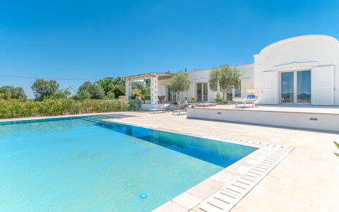 Villa Amelia Ostuni: Bleu, Biens, Piscine, Ombre, Aménagement Paysager, Villa, Manoir, Hacienda, Caractéristique De L'Eau