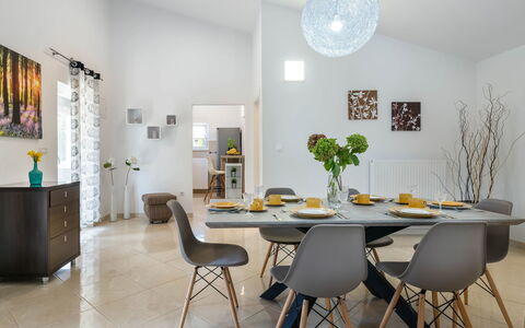 Casetta Filip: Pièce, Salle À Manger, Meubles, Design Intérieur, Propriété, Table, Bâtiment, Sol, Plafond, Mur