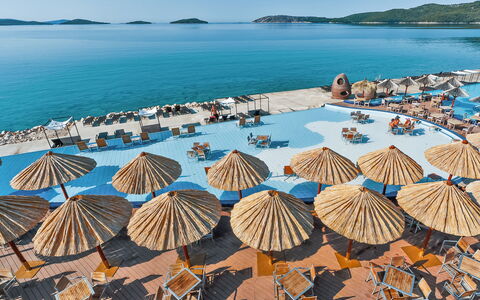 Nikica: Plage, Parapluie, Vacances, Bleu Azur, Tourisme, Été, Mer, Le Sable