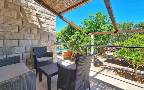 Sofija: Mobilier De Jardin, Balcon, Recours, Ombre, Chaise, Porche, Piscine, Plate-Forme, Eco Hôtel, Clôture