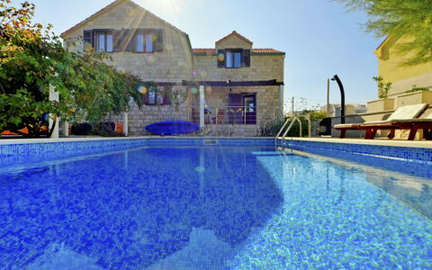 Sofija: Piscine, Propriété, Bâtiment, Maison, Immobilier, Recours, Domicile, L'Eau, Architecture, Biens