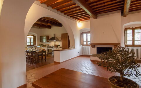San Giovanni 801: Bâtiment, Propriété, Pièce, Parquet, Plafond, Dur, Sol, Design Intérieur, Faisceau, Maison