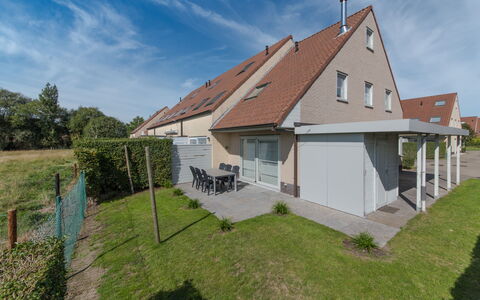 De Haan 330: Nuage, Ciel, Plante, Bâtiment, Maison, Arbre, Lot Terre, Chalet, Fenêtre, Herbe
