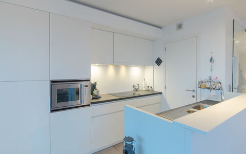 Pura Vida with Balcony: Propriété, Pièce, Comptoir, Design Intérieur, Meubles, Cabinetry, Cuisine, Bâtiment, Maison, Plafond